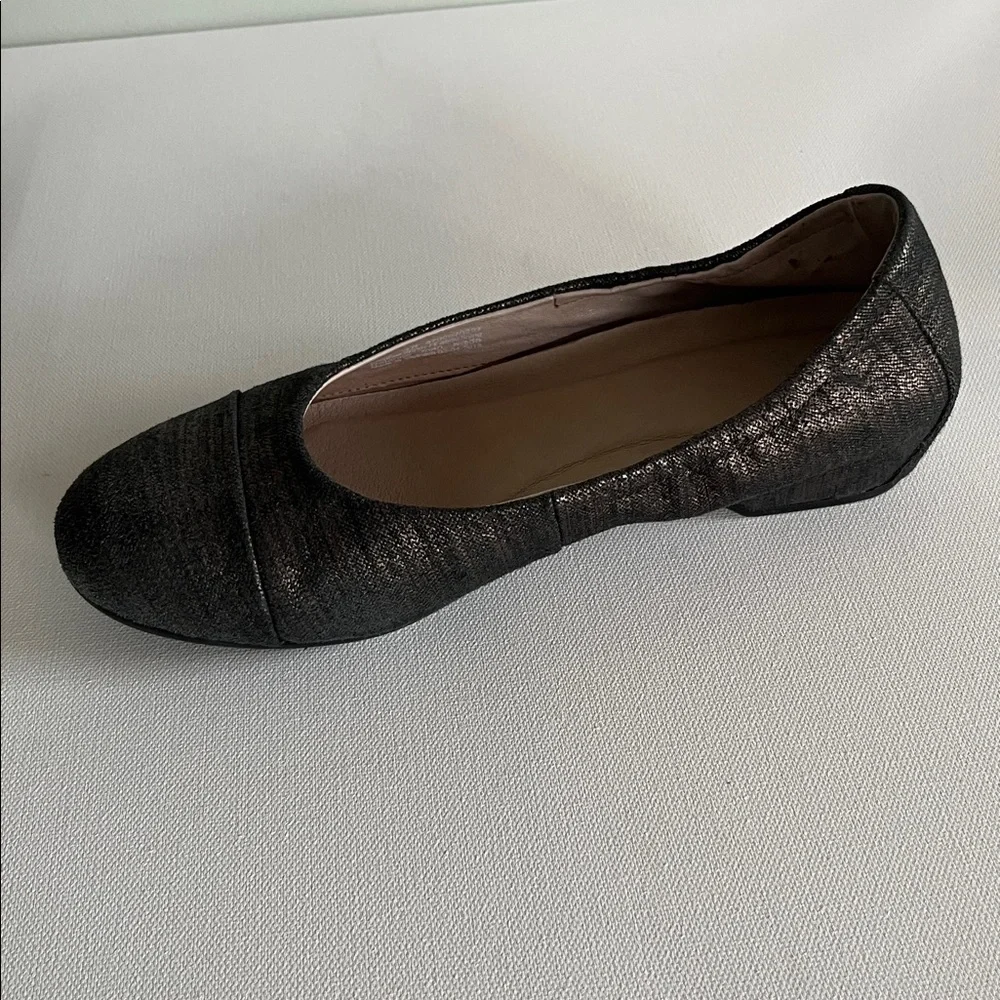 Dansko Women’s Lisanne Ballet Flats Pewter Textured Leather Metallic